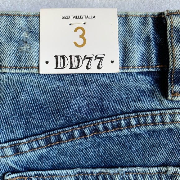 denim shorts - Picture 4 of 5